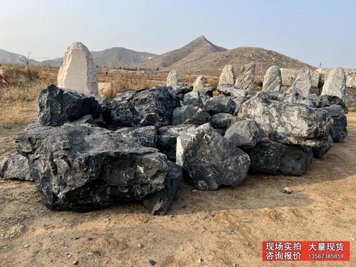 大量黑山石现货展示